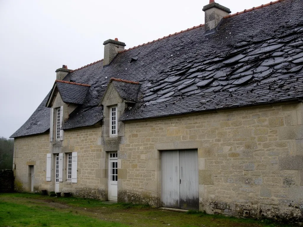 Avant – Restauration toiture en ardoise